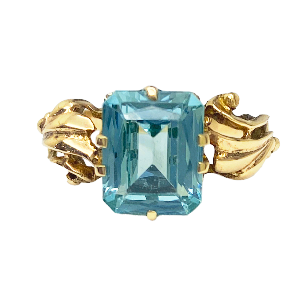 14 Karat Blue Stone (Synthetic) Vintage Ring