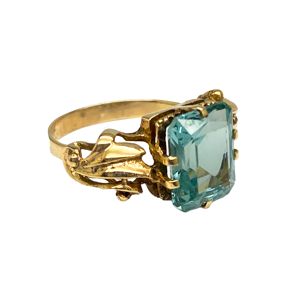 14 Karat Blue Stone (Synthetic) Vintage Ring