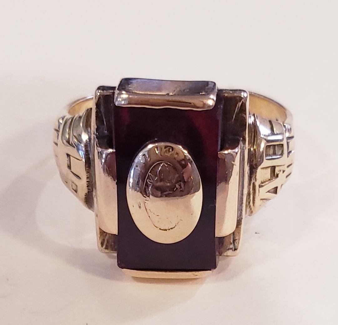 Vintage 1940's Class Ring - 10kt Yellow Gold