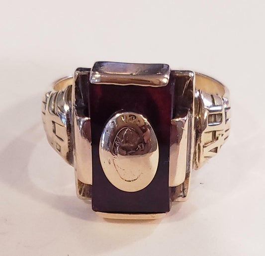 Vintage 1940's Class Ring - 10kt Yellow Gold